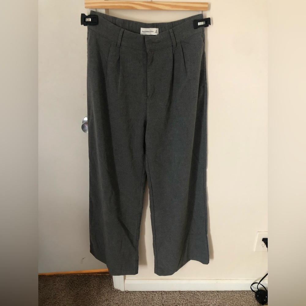 Abercrombie and Fitch Tailored High Waisted Wide Leg Pant Size M